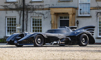 Batmóvel irá a leilão com preço estimado em R$ 160 mil