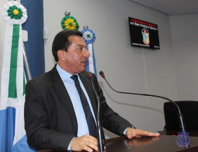 Laudo Sorilha apresenta projeto de lei que proíbe solta de fogos que causam barulho