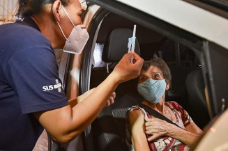 Vacinação avança com força-tarefa e tem quase 4 mil  imunizados em um dia em Campo Grande