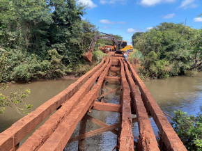 Prefeitura faz parceria para reconstruir ponte e fazer melhorias nas estradas rurais de Rio Brilhante