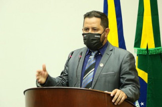 Jânio Miguel pede tapa-buracos em três bairros de Dourados