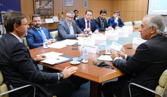 Governador busca no Ministério do Turismo R$ 30 milhões para obras em Bonito