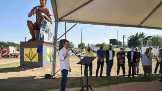 Projeto de revitalização de monumentos entrega o primeiro dos cinco que serão restaurados neste ano