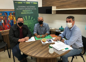 Prefeito Bandeira participa de ação do Governo Presente em Ponta Porã