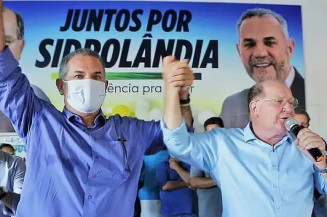 Moacyr junto com seu companheiro de chapa Enelvo