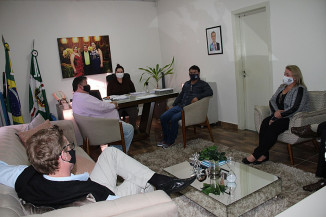 Matos atende recomendação do MP/MS e TCE/MS e pede revogação de reposição salarial