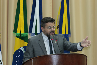 Mauricio Lemes pede término de obra de asfalto, tapa-buracos e mutirão de limpeza