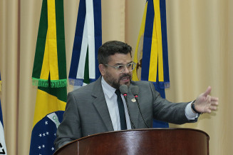 Mauricio Lemes pede término de obra de asfalto, tapa-buracos e mutirão de limpeza