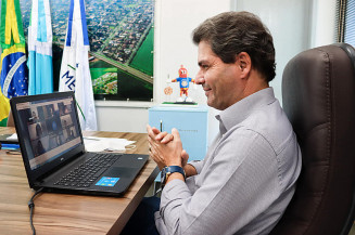 Lei Complementar que concedeu revisão salarial de servidores deve ser revogada por Calderan