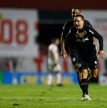 Red Bull bate o São Paulo e assegura a liderança do Brasileirão