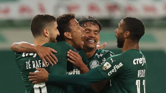 Palmeiras domina, perde muitos gols, mas elimina Católica na Liberta