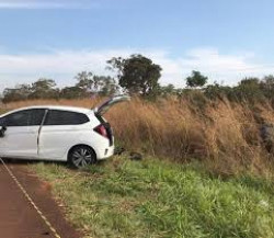 Carro é abandonado após batida em barranco na BR-267 e PRF encontra 640 kg de maconha