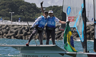 É OURO: Martine Grael e Kahena Kunze são bicampeãs olímpicas na classe 49er FX