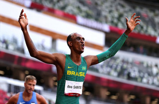 Alison conquista o bronze nos 400m com barreiras