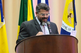 Mauricio Lemes solicita recapeamento de ruas