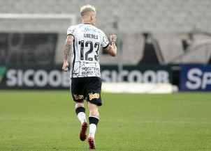 Guedes estreia pelo Corinthians e garante empate contra o Juventude