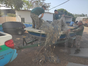PMA fiscaliza 110 embarcações e apreendem 140 redes de pesca e 146 anzóis de galho