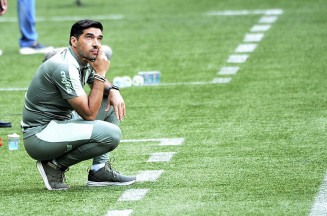 Abel Ferreira, técnico do Palmeiras, será julgado pelo STJD nesta quarta-feira — Foto: Marcos Ribolli