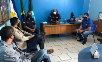 Olavo Sul acompanha deputado Loester Trutis em visita a Guarda Municipal de Dourados