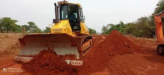 Estrada principal do assentamento 17 de abril recebe melhorias em Nova Andradina