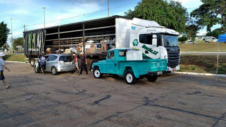 Prefeitura realiza drive-trhu da reciclagem nos Altos da Afonso Pena