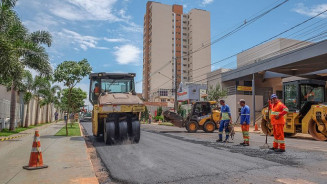 Prefeitura inicia recapeamento da Rua Rui Barbosa, entre a Pernambuco e a Mato Grosso