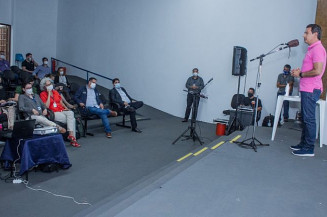 Marquinhos Trad começa a discutir desobrigação do uso de máscaras na Capital