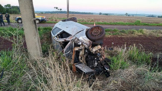 Capotamento mata jovem de 19 anos em Laguna Carapã