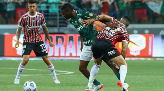 São Paulo faz 2 a 0 no Palmeiras e respira na briga contra o rebaixamento
