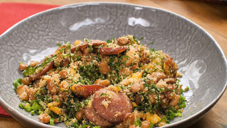 Giro da Onça: Veja como preparar um delicioso feijão tropeiro