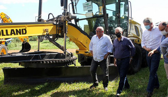 Municípios recebem maquinários agrícolas para melhorar manutenção de estradas