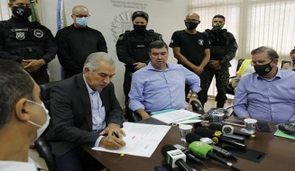 Governo amplia vagas e nomeia 590 aprovados no concurso dos administrativos da Educação