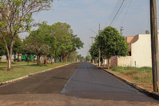 Recuperação da malha asfáltica de Nova Andradina continua em ritmo intenso