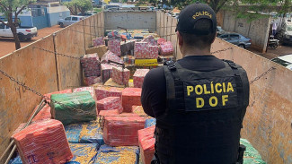 Esta é a maior carga de drogas apreendida no Brasil em 2022. — Foto: DOF-MS/Reprodução