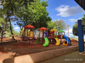 Gilberto instala parques infantis em 7 escolas de Nova Andradina