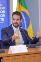 Leite diz querer contribuir para 'criar alternativa para o País'