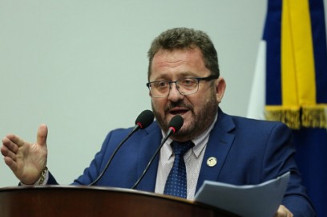 Vereador Laudir reforça pedido para melhorias no campo do Zé Tabela