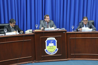 Vereadores aprovam oito projetos e recusam dois vetos do Executivo em Dourados