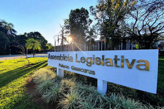 Proposta inclui o direito de licença-paternidade aos servidores temporários de MS