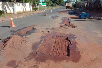 Prefeitura realiza a recuperação de várias ruas em Nova Andradina
