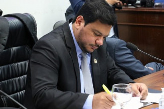 Marcelo Mourão cobra Detran sobre provável procedimento ‘casado’ em Dourados