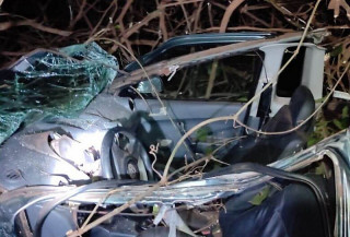 Douradense fica em estado grave após colisão com carreta em Rio Brilhante