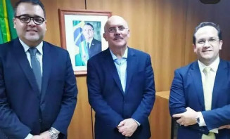 Após a prisão do ex-ministro que participou da intervenção na UFGD, Bolsonaro nomeia novo reitor