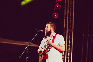 Matéria estabelece que artistas locais integrem shows e eventos culturais