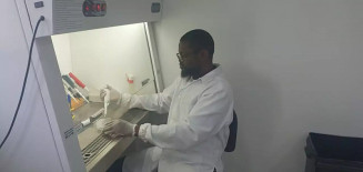 Professor é vítima de racismo e leva soco ao defender filho de 6 anos