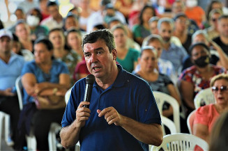 Creusimar tem pedidos de tapa-buracos e troca de lâmpadas atendidos em vários bairros