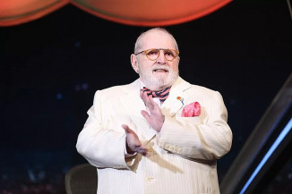 Jô Soares se emociona ao se despedir do 'Programa do Jô' — Foto: Carol Caminha / Gshow