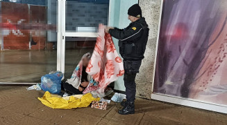 Guarda Municipal de Dourados distribui cobertores para moradores de rua