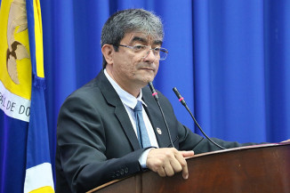 Juscelino solicita energia elétrica na feira do BNH 1° Plano