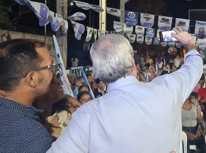 André é recebido por multidão em Ladário e Corumbá